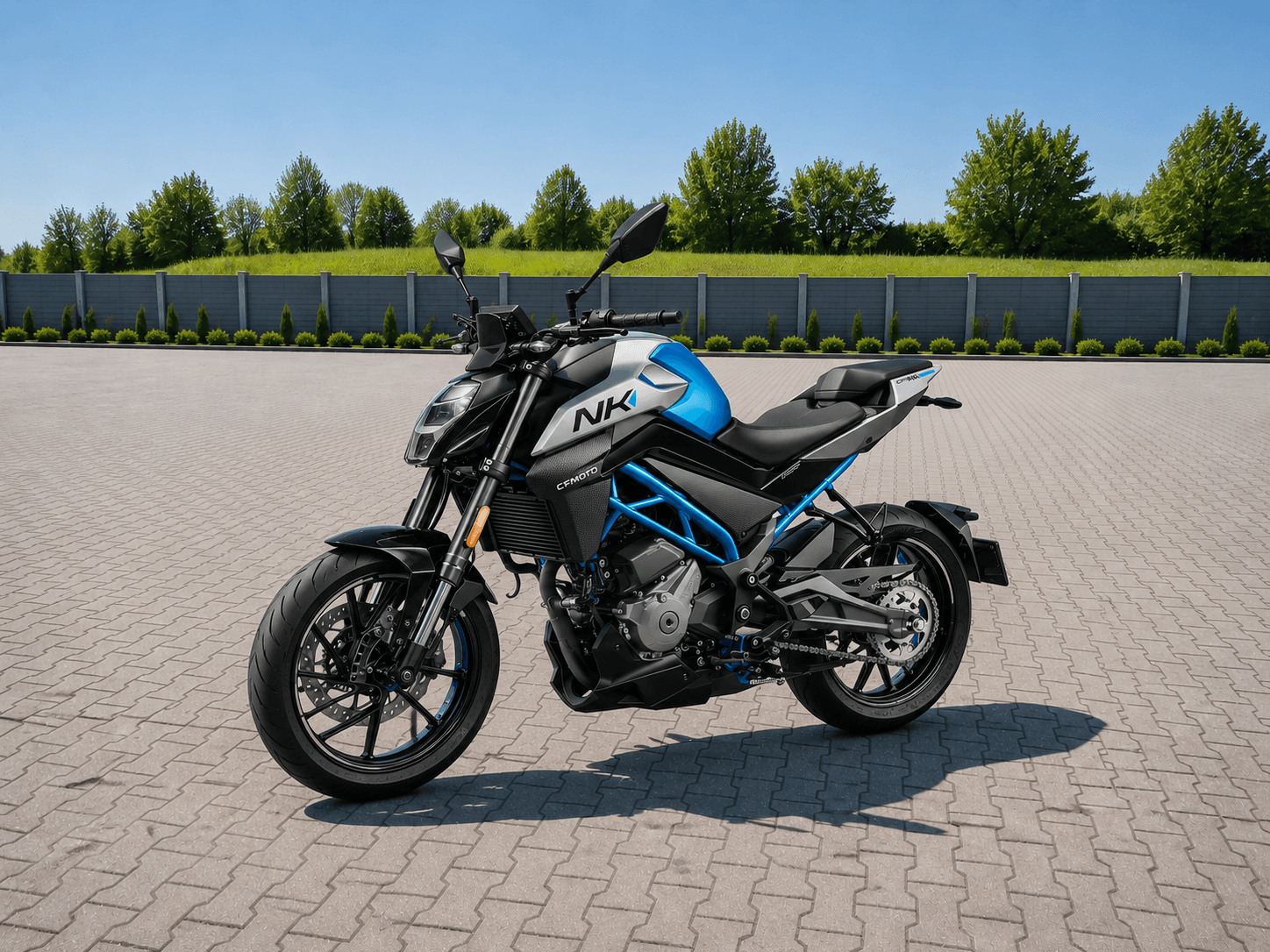 CF Moto 300NK